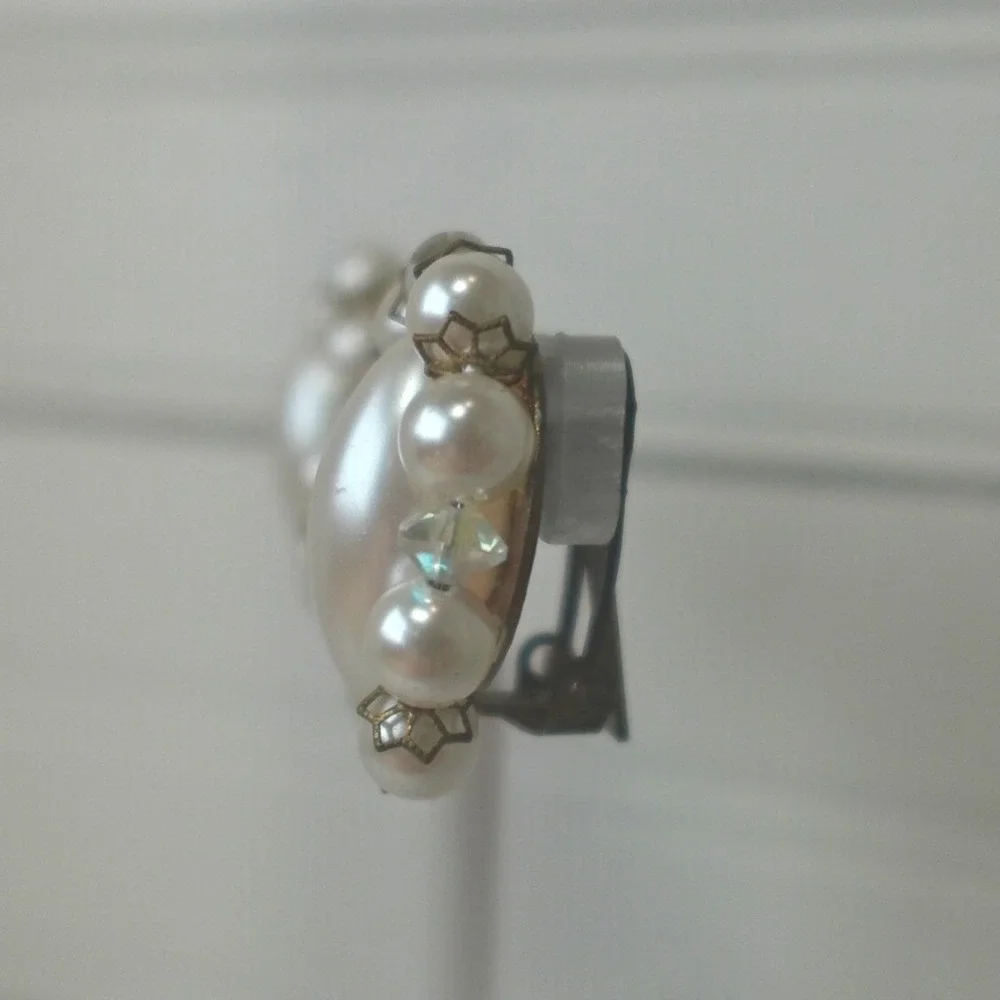 Vintage Faux Pearl Clip-on Earrings MCM‎ Chunky Glam Rhinestone Gold Tone